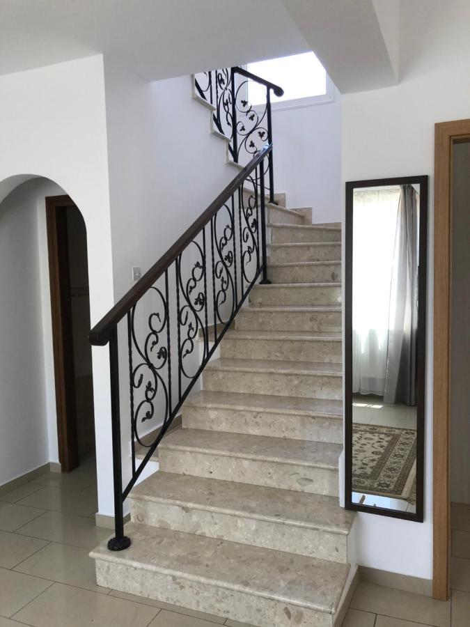 Villa Andy-350 M From The Beach Larnaca Buitenkant foto