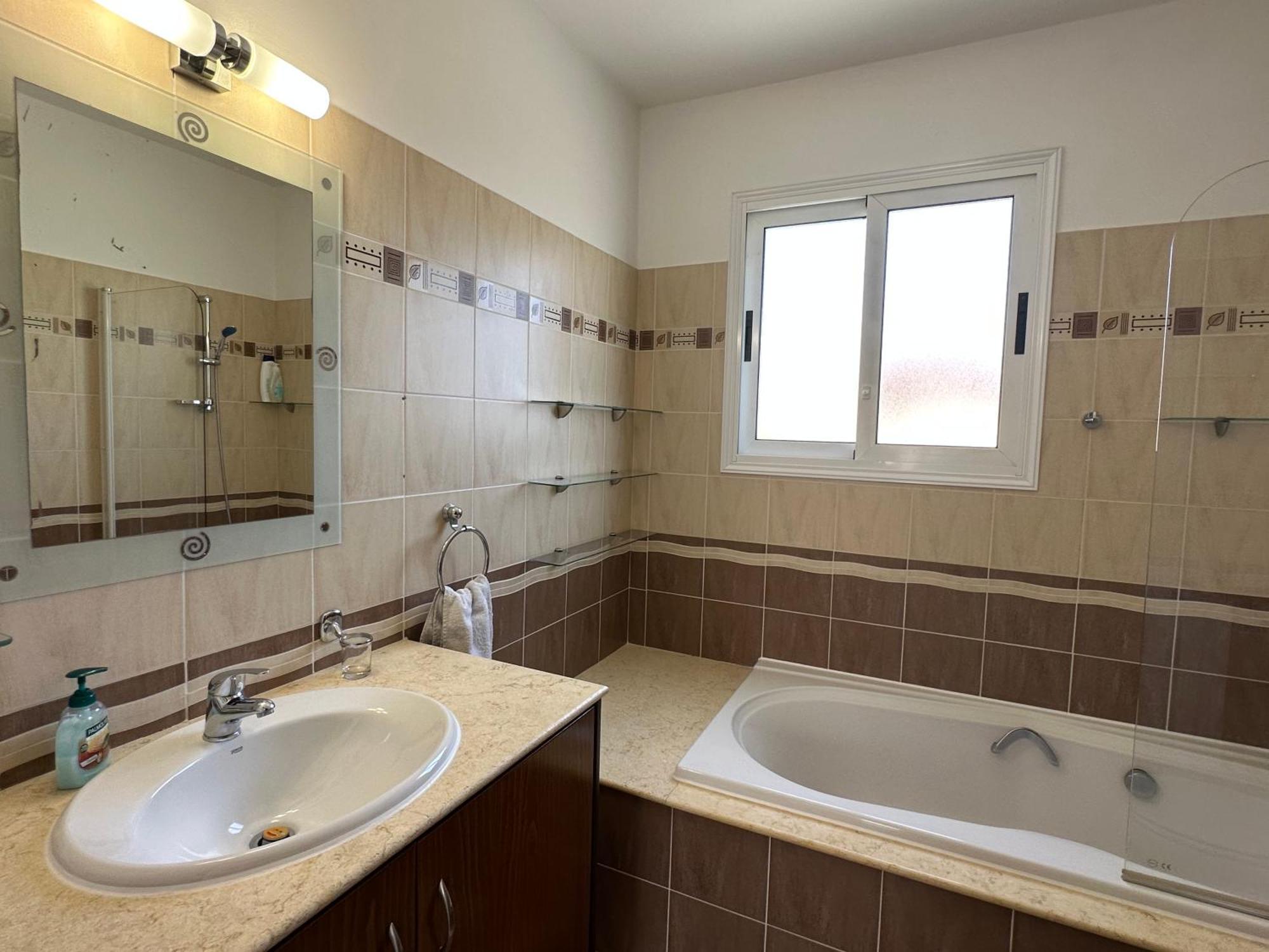 Villa Andy-350 M From The Beach Larnaca Buitenkant foto