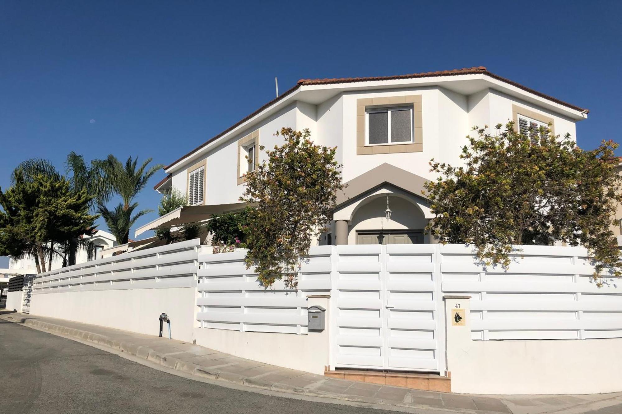 Villa Andy-350 M From The Beach Larnaca Buitenkant foto