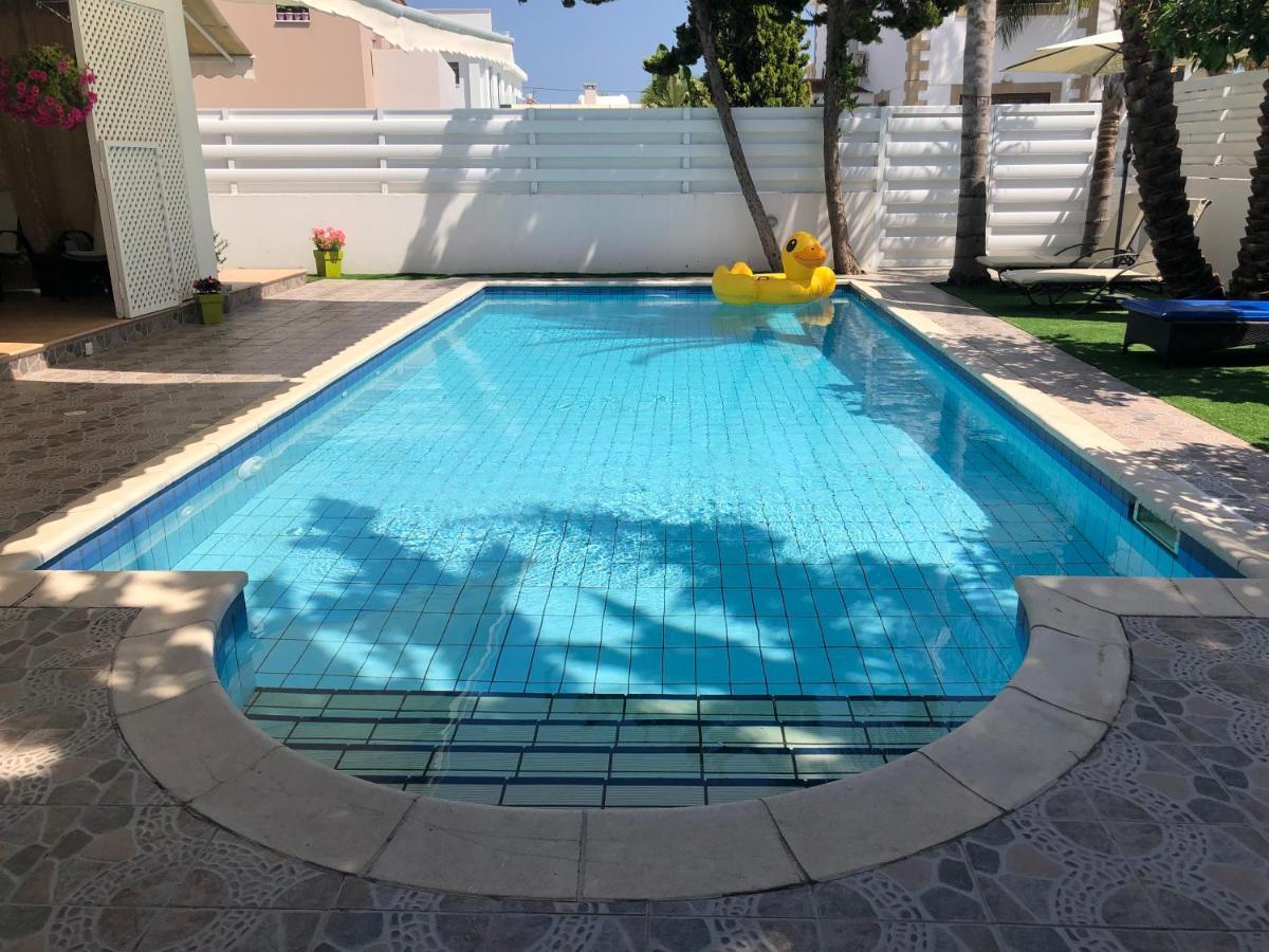 Villa Andy-350 M From The Beach Larnaca Buitenkant foto